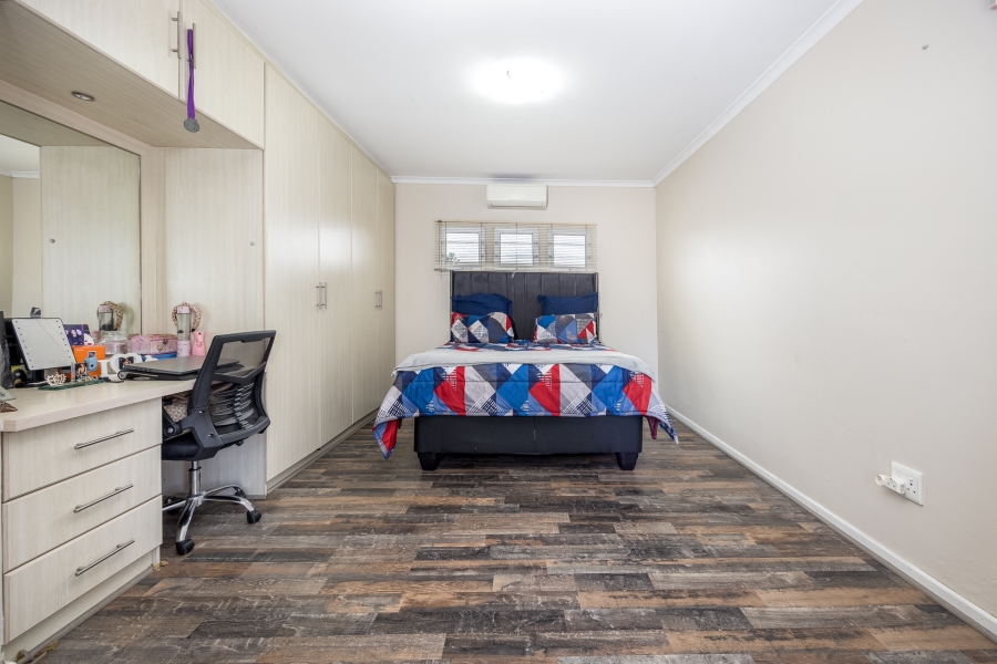 5 Bedroom Property for Sale in Rouxville Western Cape
